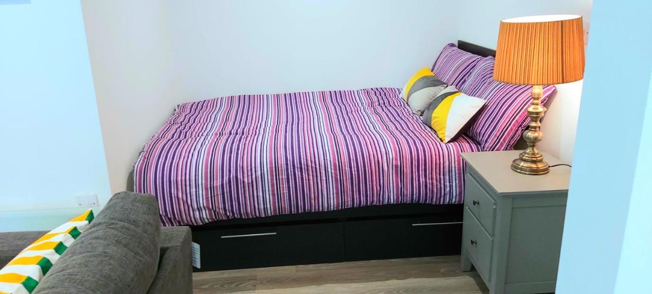 Great Studio Apartments - Netflix, Wifi, Digital Tv Sheffield Extérieur photo