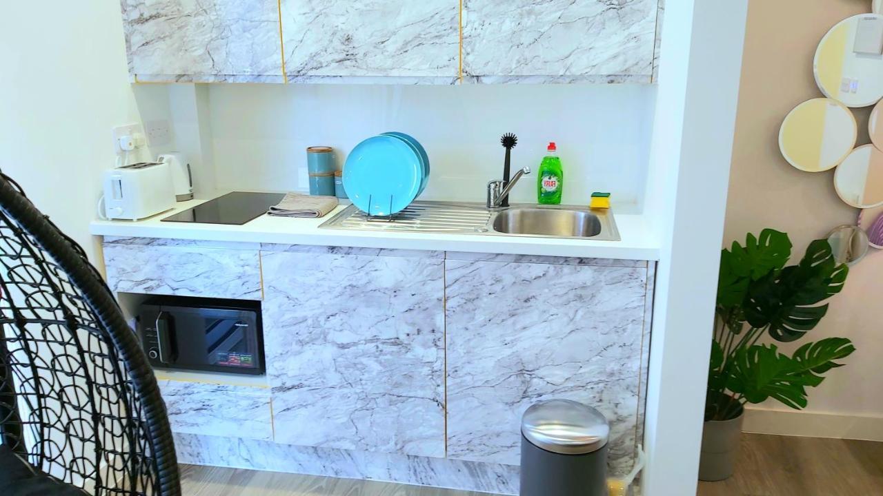 Great Studio Apartments - Netflix, Wifi, Digital Tv Sheffield Extérieur photo
