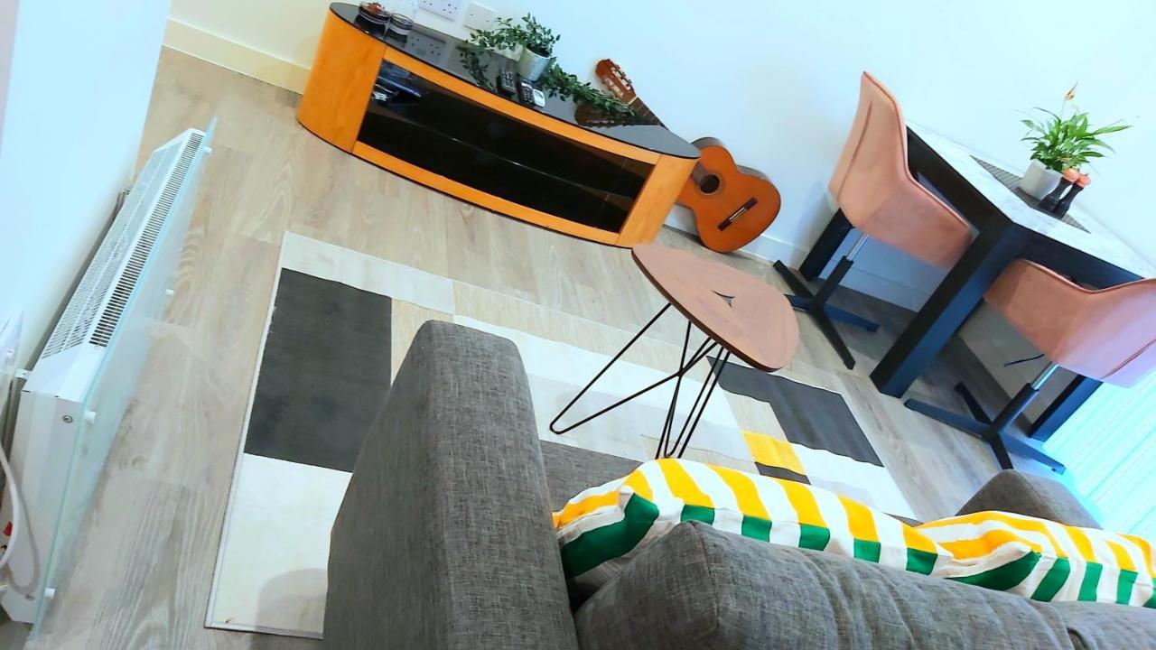 Great Studio Apartments - Netflix, Wifi, Digital Tv Sheffield Extérieur photo