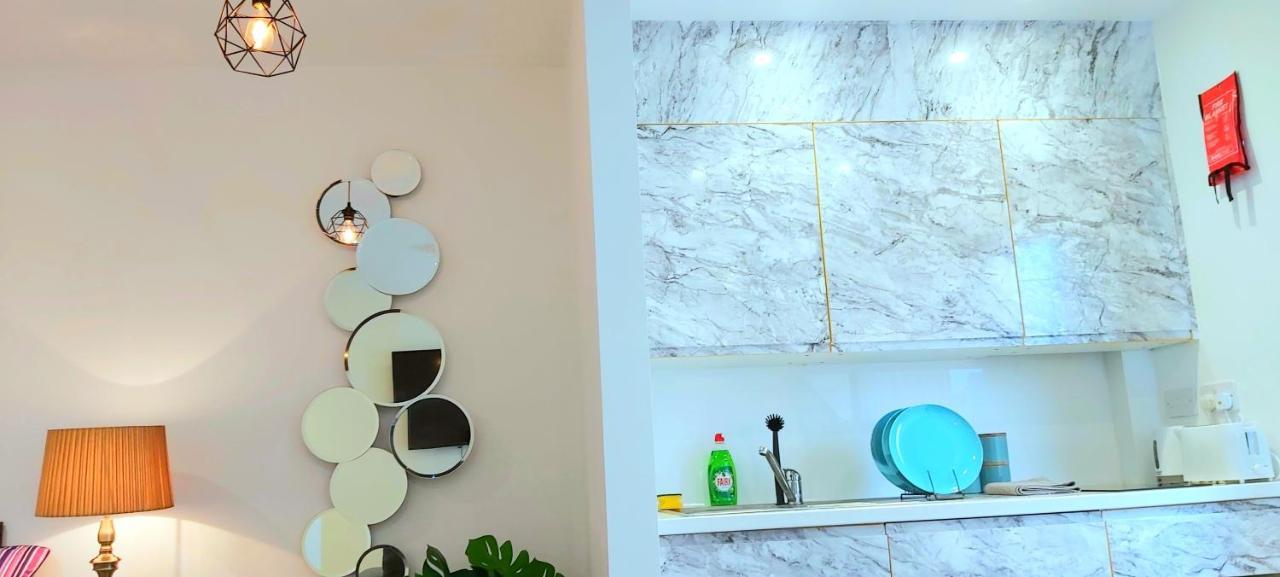 Great Studio Apartments - Netflix, Wifi, Digital Tv Sheffield Extérieur photo