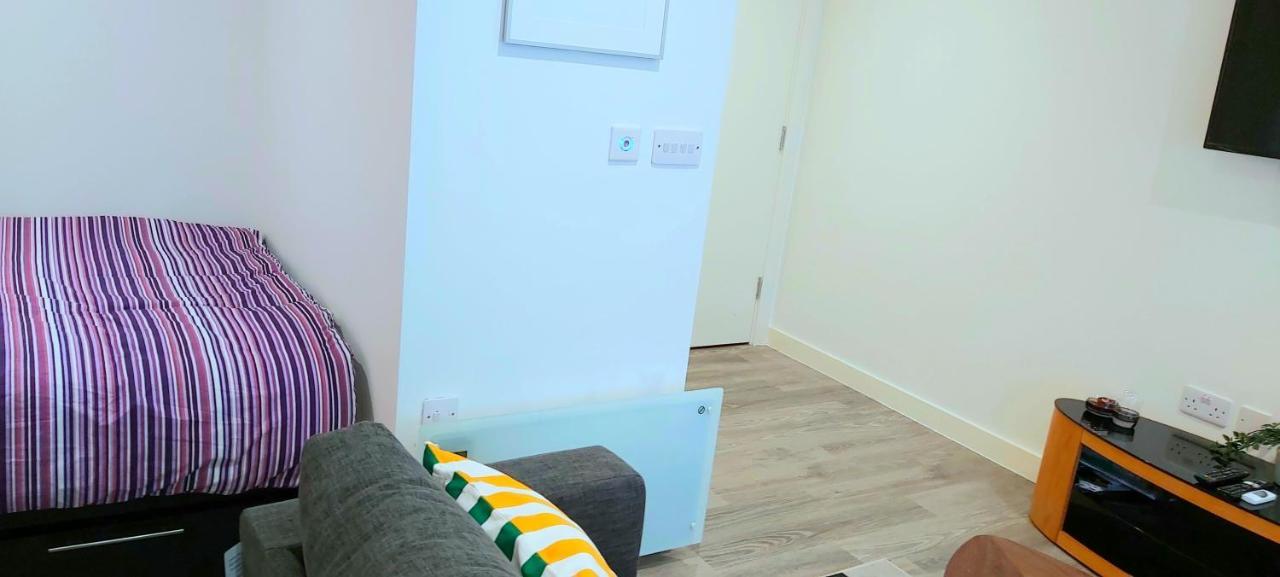 Great Studio Apartments - Netflix, Wifi, Digital Tv Sheffield Extérieur photo